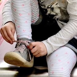 atarse cordones